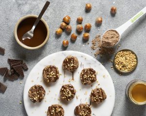 מתכון לעוגיות שוקולד עם אגוזי לוז. צילום יחצ הרבלייף